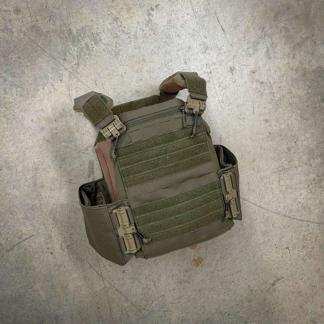 Best Body Armor for Home Defense (2026): Plates, Carriers and Soft Armor 17 First Spear Strandhogg V3 SAPI plate carrier in Ranger Green with Tubes quick-release fasteners