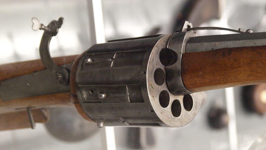 How Firearms Changed Warfare: From Muskets to Modern Combat (2026) 10 German matchlock musket circa 1580, Germanisches Nationalmuseum collection