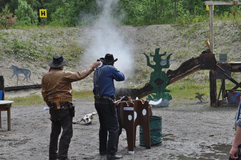 The Fastest Shooters in History: Real Records vs. Movie Magic 3 Modern fast draw, timed to the thousandth of a second. Photo: Kenneaal, CC BY-SA 3.0, via Wikimedia Commons.