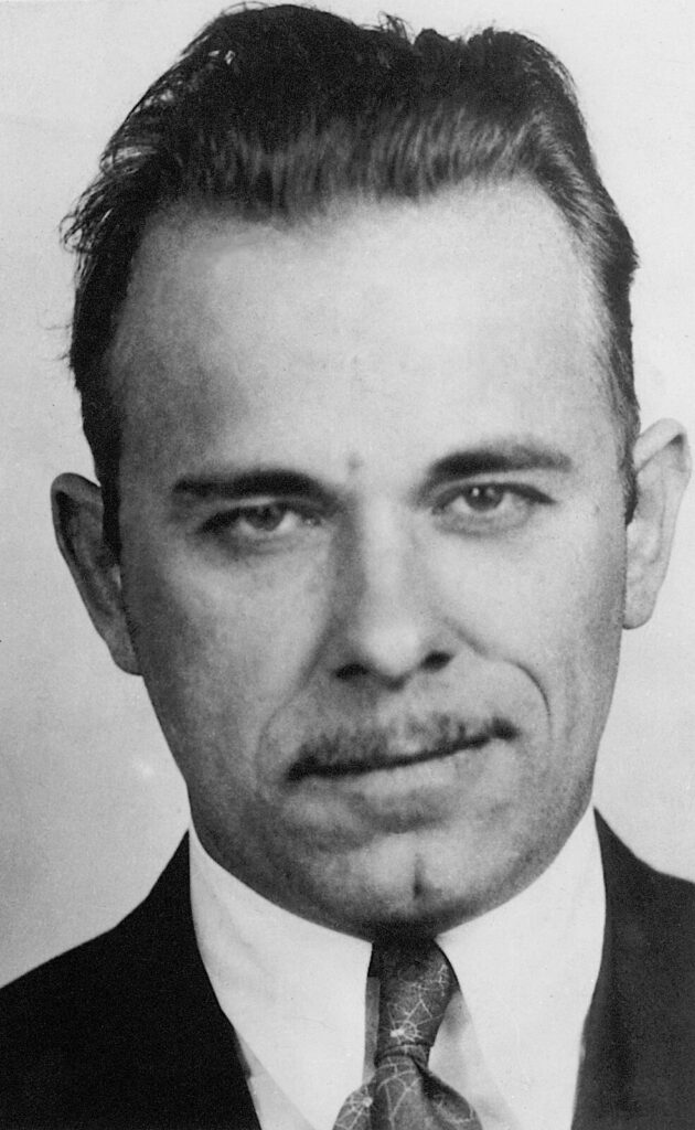 Prohibition Gangster Guns: The Tommy Gun and the Chicago Typewriter 5 John Dillinger favored a Colt 1911 in fast .38 Super.