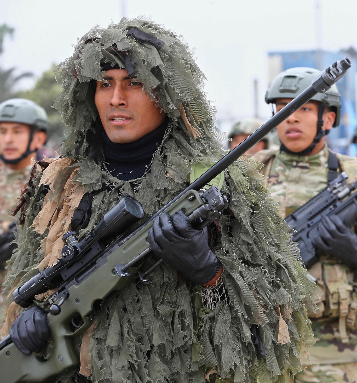 Video Game Guns vs. Real Life 4 Accuracy International Arctic Warfare rifle, the Counter-Strike AWP