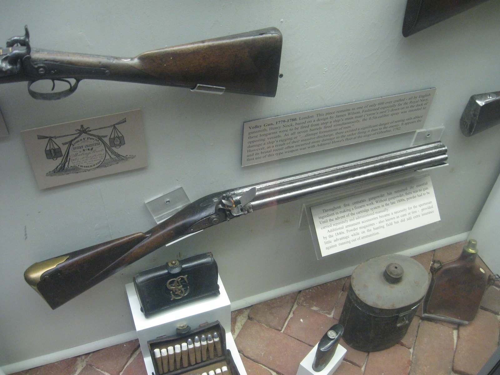 10 Guns That Failed Spectacularly (Historyx27s Most Lovable Flops) 4 A seven-barrel Nock volley gun in a museum display