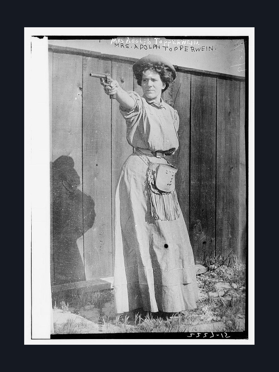 10 Legendary Women of the Gun (Historyx27s Greatest Markswomen) 3 Elizabeth Plinky Toepperwein, Winchester exhibition shooter, about 1915