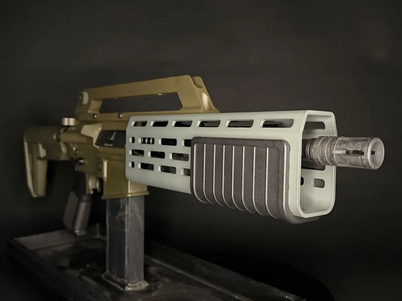 Manticore Arms Ripley Rail fitted to an AR-15, recreating the M41A Pulse Rifle from Aliens