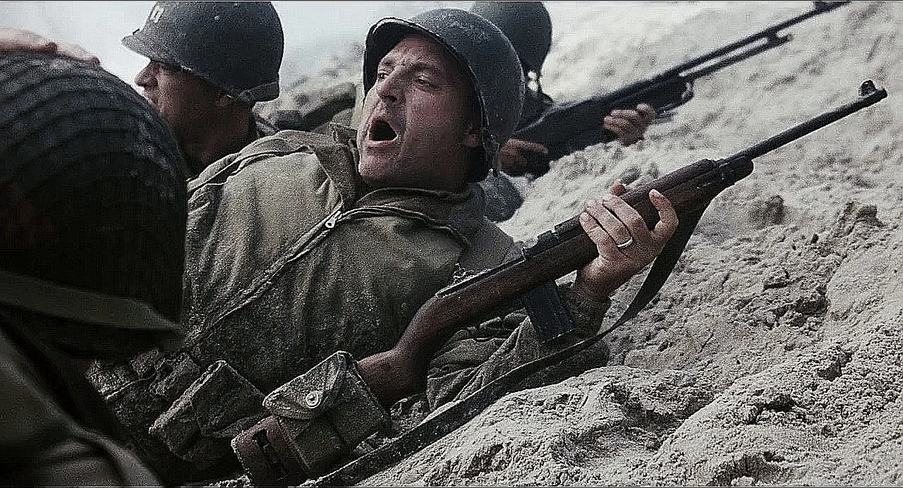 Sergeant Horvath shouting orders while holding his M1 Carbine on Omaha Beach in Saving Private Ryan