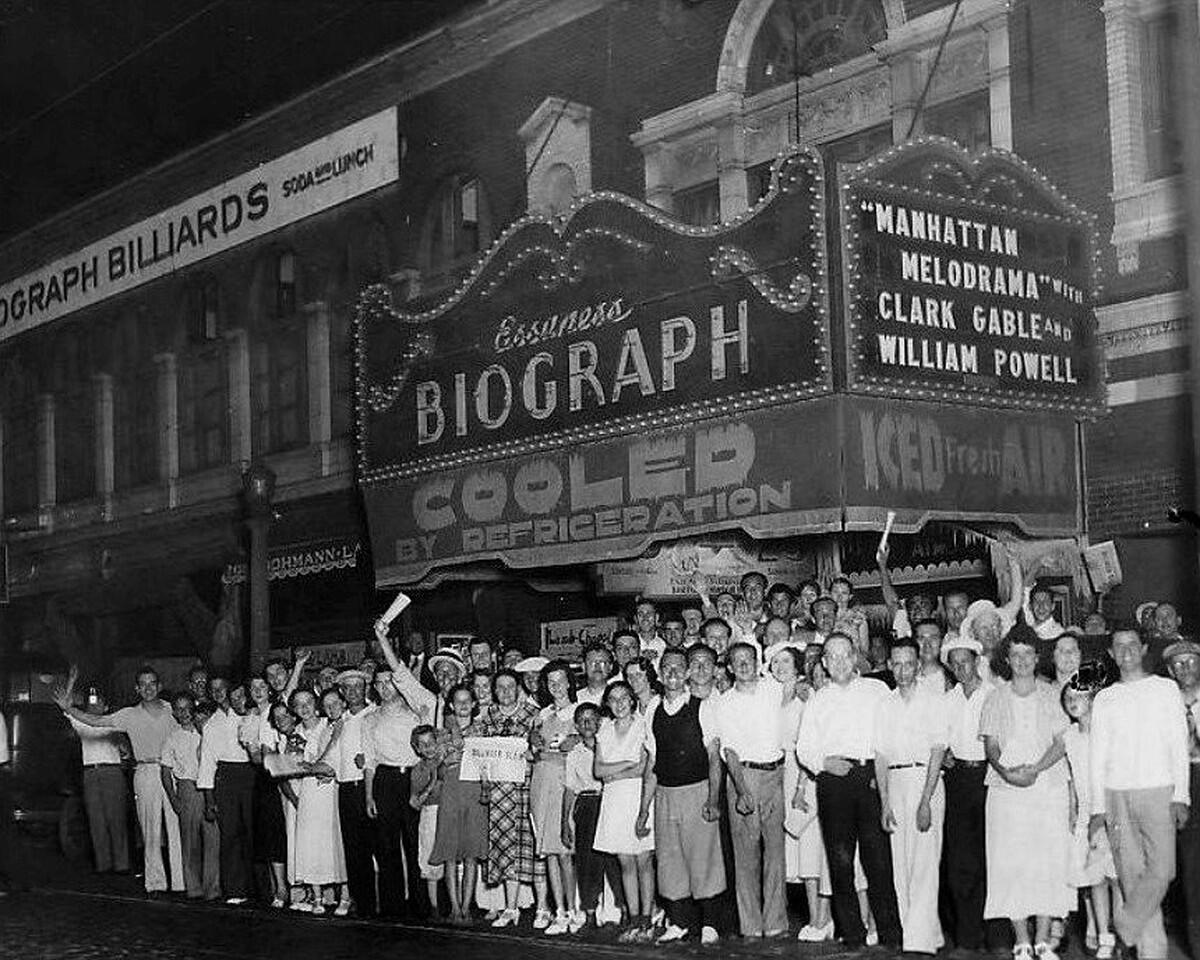Crowd outside the Biograph Theater in Chicago in July 1934 under a marquee advertising Manhattan Melodrama