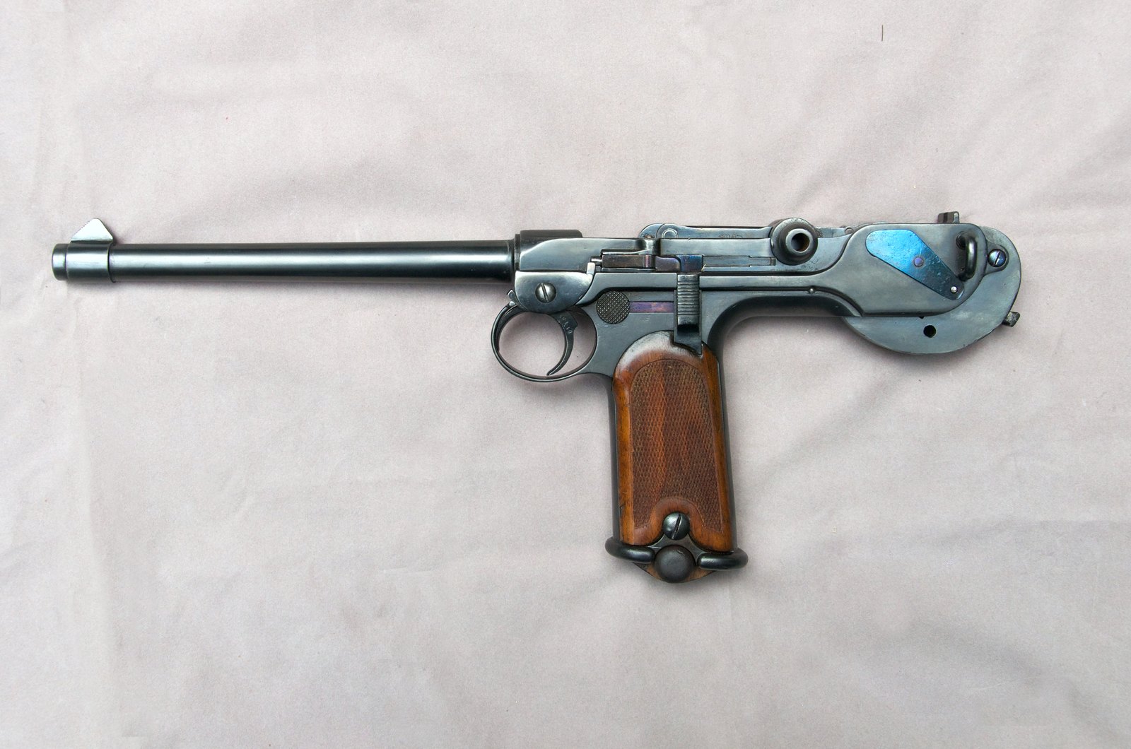 Borchardt C93 pistol, the design that led to the Luger