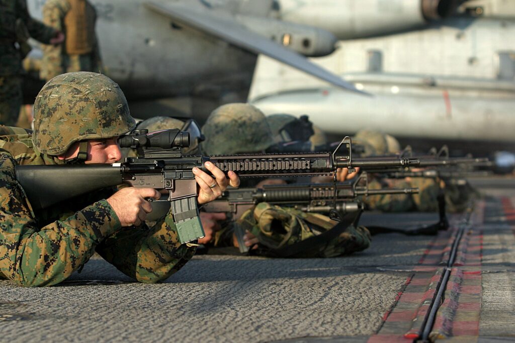 M16A4 with Knights Armament rail and Trijicon ACOG, the setup the FBI agents carry in Sicario