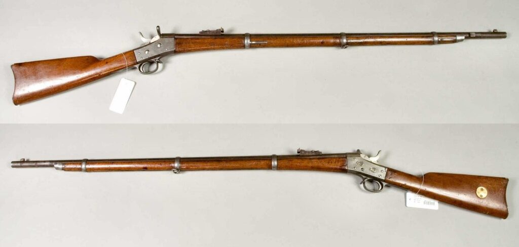 Swedish m/1867 rifle built on the Remington rolling block action, both sides