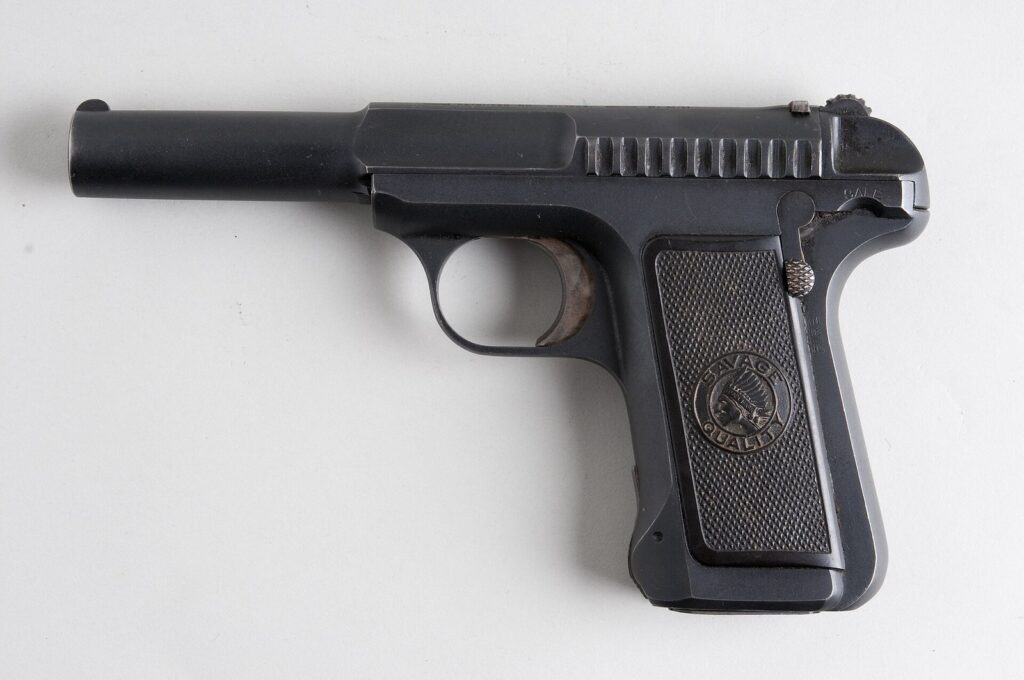 Savage Model 1907 .32 ACP pistol, left side