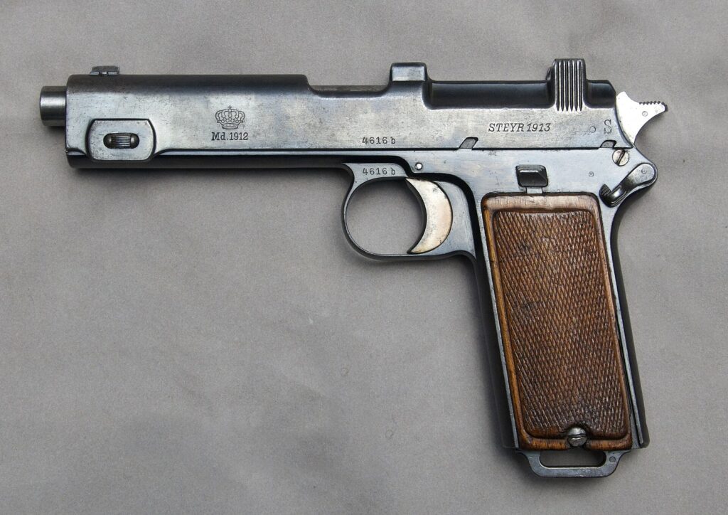 Steyr-Hahn M1912 9mm Steyr pistol, Romanian contract, made in 1913, left side