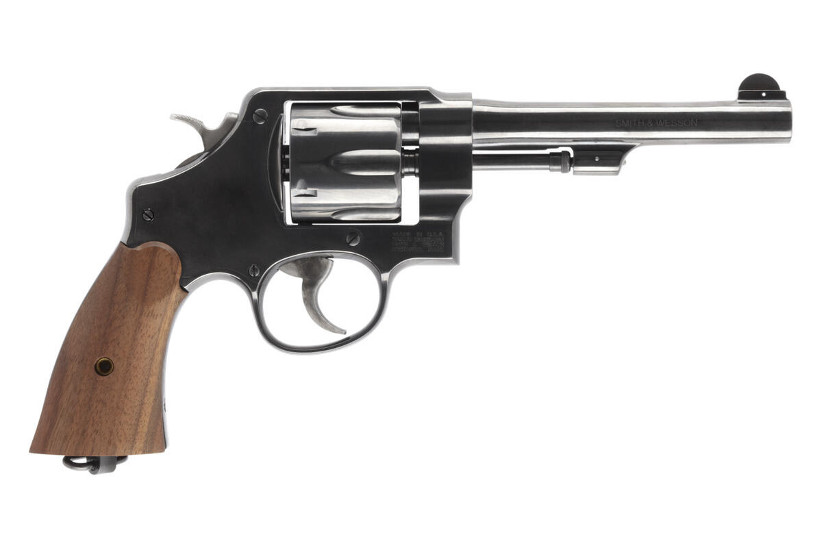 Smith & Wesson Model 1917 Classic revolver, right side, blued N-frame, 5.5-inch barrel, walnut grips, lanyard loop